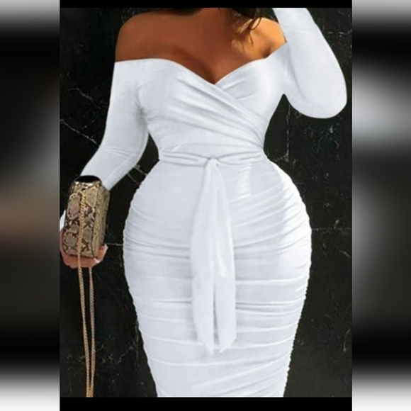 NEW OFF SHOULDER SEXY WHITE STRETCH DRESS PLUS FITS: SIZES 3XL-4XL - Picture 3 of 3